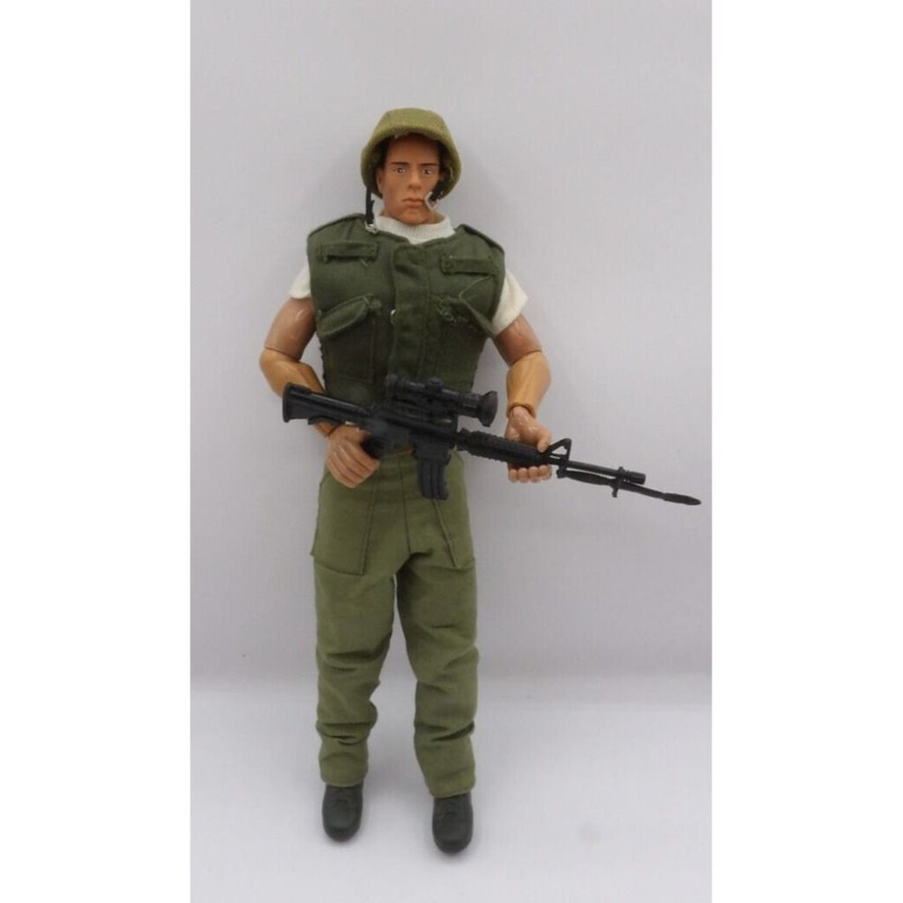 Solder of the World  1:6 Scale 12"Clothed Koren Vest Rifle w scope & Bayonet